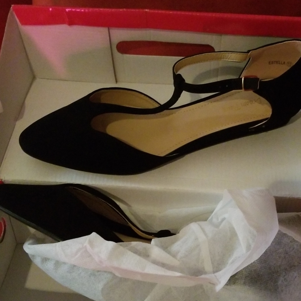 flat wedged shoe